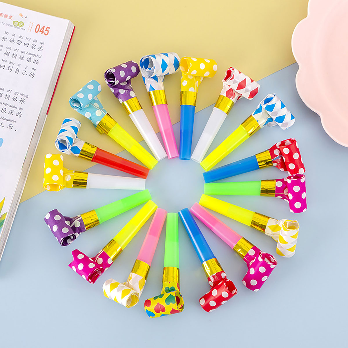 Party Games Engagement - 30 PZ Fischietti Colorati Giocattolo Divertente