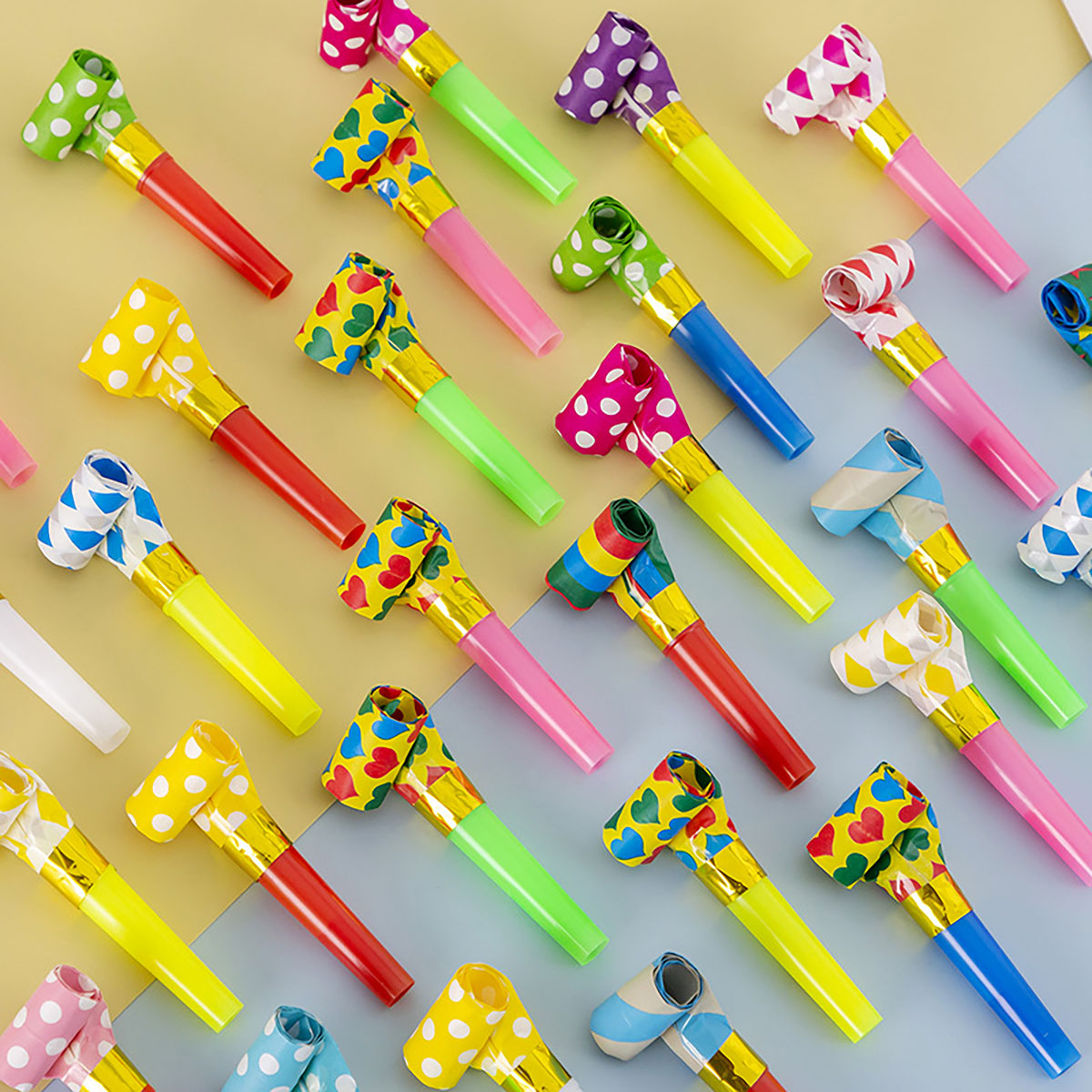 30 PZ Fischietti Colorati Gioc - Party Games Engagement recensione e prezzo