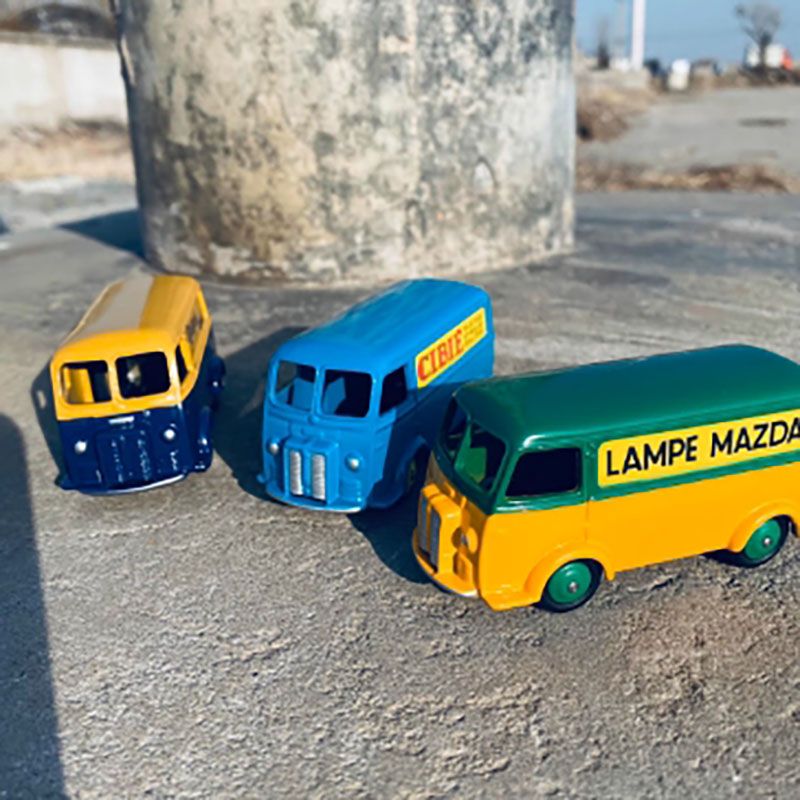 Scala 1:64 Dinky Toys Lega 25B - Party Games Bus recensione e prezzo